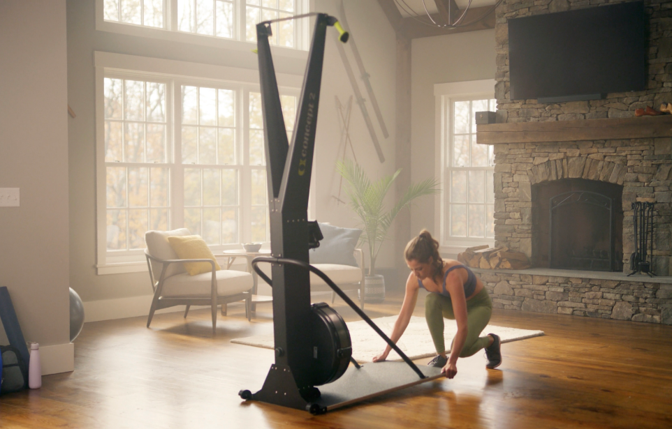 Person moving the SkiErg